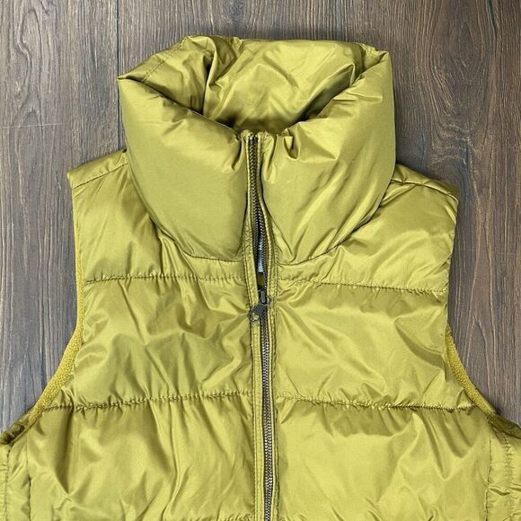 Old Navy Quilted Frost-Free Vest in jungle grove Size XSmall - Picture 3 of 6